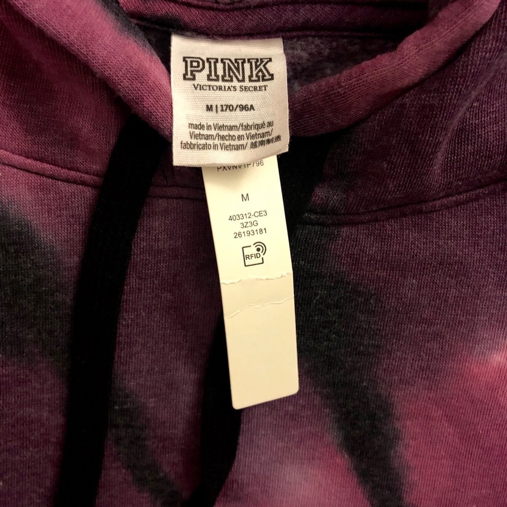 VS Pink - Picture 4 of 4